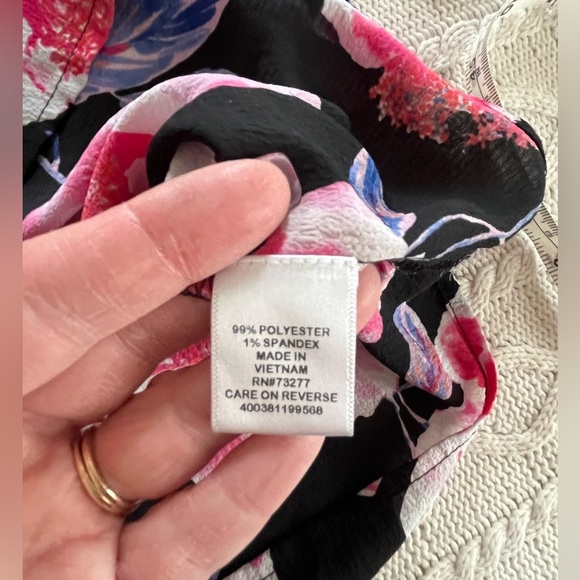 Elle Poly/Spandex Blend Floral Blouse Women’s Size Large - Picture 5 of 14